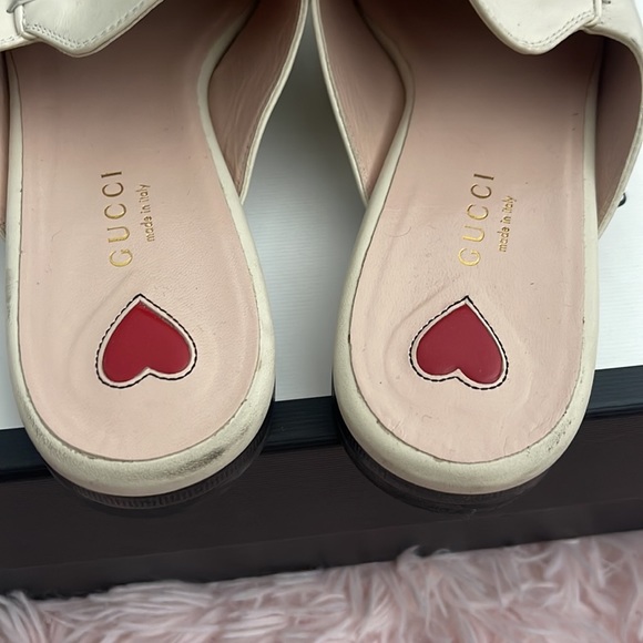 Wmn’s Gucci Princeton Strawberry Mules - Picture 8 of 13